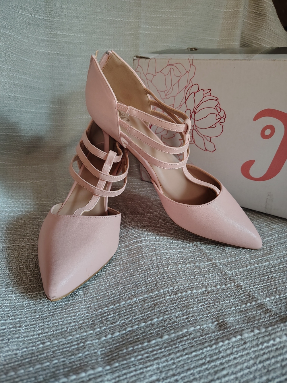 Journee Collection Pacey Blush Pink Pointed Toe Strappy Kitten Heels 7.5